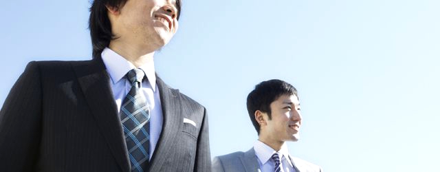 女性は面接に行くときストッキングの予備も持って行くと安心